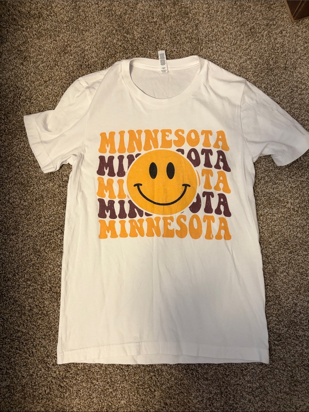 Women’s Minnesota Smiley Graphic Tee